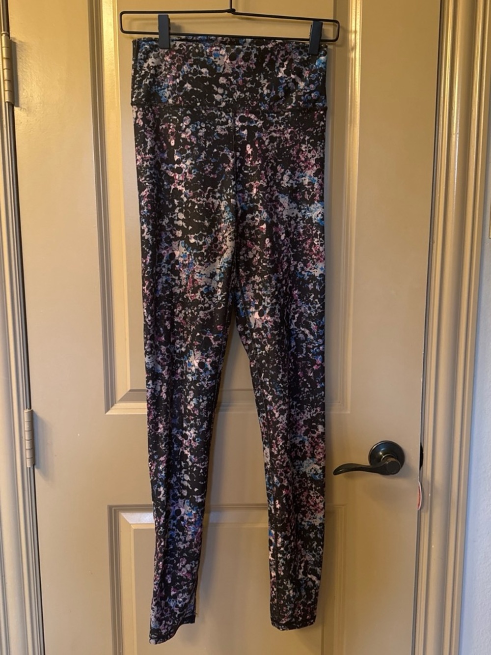 FableticsPatterned High-Waist Workout Leggings - Black with Pink & Blue Splatter